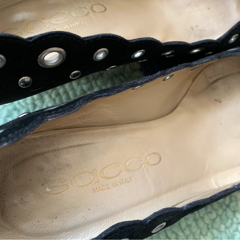 Sacco Black Suede Grommet Pointy Toed Scalloped Edge Kitten Heel Pumps Size 8 38 - Picture 12 of 16